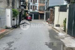 Đất đẹp giá rẻ đường ô tô tránh nhau ngõ phố giang biên dt 45m2. giá 5.4 tỷ
