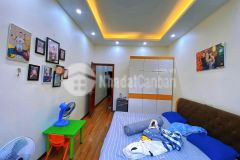 Bán nhà 4 tầng cầu giấy 55m2 mt 4m 11.8 tỷ ngõ thông kinh doanh khu phố đông sv sầm uất.