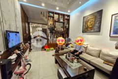 Nhà đẹp đường ô tô tránh nhau khu quân đội tư đình dt 80m2. giá 15 tỷ