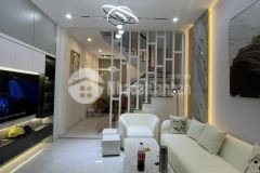 Cần bán nhanh căn nhà 4 tầng 4 phòng ngủ full nội thất cao cấp, phố đê la thành đống đa.