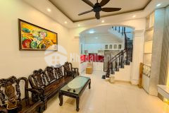 Bán gấp tân mai 37m2 xây 5 tầng ô tô gần tặng full nội thất ở ngay 5,55 tỷ