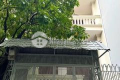 Cho thuê nhà mặt đường có sân vườn, gara ô tô nguyễn khang, cầu giấy 130m x 4t giá 40tr