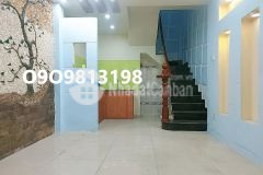 Bán nhanh nhà 5 tầng p1 quận 5 tiếp khách thiện chí shr công chứng giao ngay.