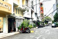 Bán nhà 6 tầng,9pn,53m2,cho thuê 370trnăm,hẻm 8m,cmt8,q3,gần cv lêthị riêng,9.x tỷ