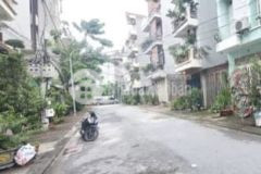 Bán nhà ngọc thuỵ, 4 tầng, dt 40m2, giá 7.8 tỷ ô tô tránh vị trí đẹp dân xây