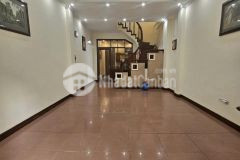 Cho thuê nhà ngõ ô tô đường kim giang thanh xuân 75m x 5t, mt 4.5m giá 20tr