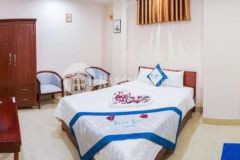 Bán khách sạn mặt tiền phó đức chính 105m2 giá 30 tỷ