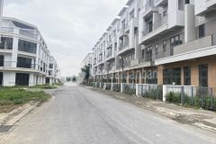 Cần bán shophouse liền kề cạnh 9 toà chung cư