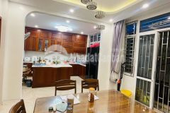 Bán nhà võ chí công, tây hồ 57m, mt 6m, 6.5 tỷ. sát ô tô, ở ngay.