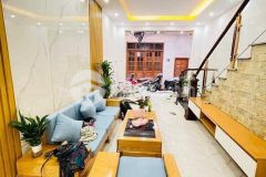 Cho thuê nhà pháo đài láng đống đa 50m x 5t giá 18tr, nhà đẹp, 5 ngủ 4vs