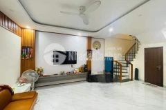 Hàng xóm thiện trí gửi bán nhà mới đẹp để lại full đồ nội thất ôtô đỗ cổng gần cầu vượt tây mỗ dt