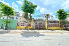 Chuyển nhượng 2 lô đất 5,2 x20m mặt tiền đường số lý phục man,quận 7.