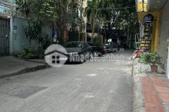 Bán nhà phân lô trần quốc hoàn, 45m2 6 tầng, mt 6m, 15 tỷ