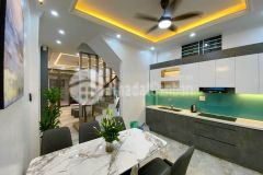 Bán nhà rẻ, đường kim mã dt 39mx5 tầng, cách phố 30, lô góc, chỉ 6.9 tỷ.