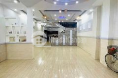 Cho thuê nhà trệt 3 lầu rộng đẹp, gần công viên full nội thất kdc cty 8