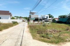 Bán gấp lô đất 2mt, 311m2, cách kcn phước đông chưa tới 200m, shr, giá 700tr.