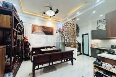 Bán nhà hoàng cầu đống đa hà nội 50m2 x5 tầng kinh doanh ngõ thông ô tô vào nhà