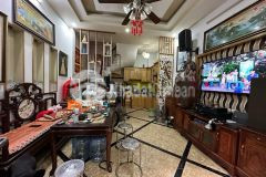 Thanh nhàn hbt nhà đẹp ở ngay cách mặt phố 15m