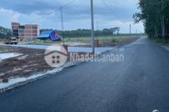 Đất ngay kcn hơn 200m2 sổ sẵn chủ ngộp bán gấp chỉ 250tr kí công chứng trong ngày.