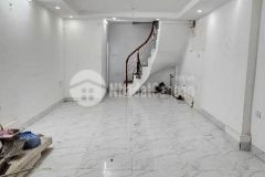 Bán căn nhà 2 tầng mặt ngõ chợ, kinh doanh tốt