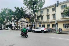 Mặt phố ngô thì nhậm. hoàn kiếm, dt 266m2 x 3 tầng, mt 18m lh xem nhà 0969568293