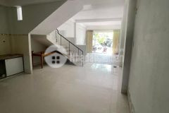 Cho thuê nhà mặt tiền núi thành gần trường đại học kiến trúc