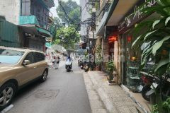 Bán nhà phố đại cồ việt 42m2, 2t, mt4.1m ô tô dừng đỗ gần công viên thống nhất