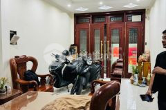 Bán nhà cầu giấy, lạc long quân 5 tầng, 46m, 6.9 tỷ, gần ô tô, ở sướng.