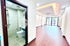 Bán tòa văn phòng phố chùa láng 66m2, 7t thang máy gara ô tô cực đẹp gần hồ chùa láng