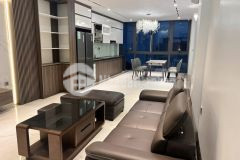 Bán nhà chùa láng đống đa, gần bệnh viện phụ sản, phân lô, gara ô tô, 7 tầng thang máy.