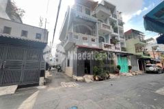 Nhà lạc long quân 3 tầng btct mới keng 3pn hoàn công đủ.