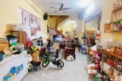 Rẻ rất rẻ, ban nhà thái thịnh, dt 46m 5 tầng, rất gần phố, giá 7.6 tỷ.