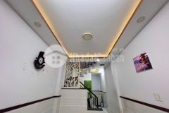 Bán gấp nhà lạc long quân tân bình 3 tầng btct3 pn.3wc. nhà đẹp 3.2 tỷ.không có căn thứ 2.