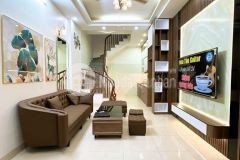 Cam kết chuẩn. bán nhà ngõ 67 nguyễn văn cừ, long biên 33m2, 5t giá 5,25 tỷ