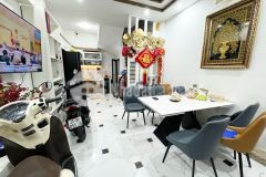 Bán nhà cẩm văn, đống đa 40m2 mặt ngõ thông kinh doanh mặt tiền rộng 7.4 tỷ