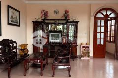 Cho thuê nhà sân vườn đường ô tô lý nam đế, phường 8 đà lạt, 7pn full nội thất 20tr, lh 0888 113 882