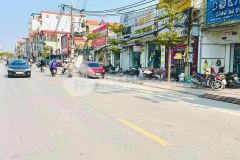 Chủ cần tiền bán gấp 150m mặt phố như quỳnh, kinh doanh thoải mái 0835459289