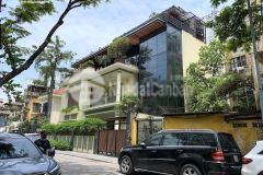 Mặt phố nguyễn gia thiều, hoàn kiếm, dt 260m2 x 4 tầng, mt 8.5m lh 0969568293