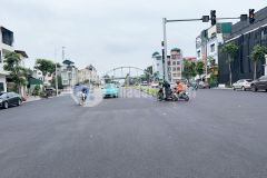 Hiếm rẻ, chỉ 4.x tỷ sở hữu nhà lõi ngọc lâm 35m, sát đường 40m hồng tiến ngọc thụy.