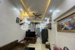 Bán nhà phố đại từ hoàng mai, nhà mới nội thất đẹp, ô tô đỗ cửa, gần hồ linh đàm.