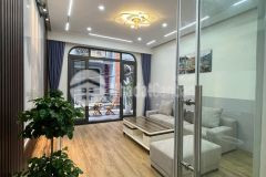 Bán nhà đường hoàng cầu, 47m5 tầng, lô góc, gần phố, giá 7.8 tỷ.