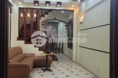 Cho thuê nhà ngõ ô tô nguyễn khang cầu giấy 50m x 4t giá 18tr, chdv, homestay