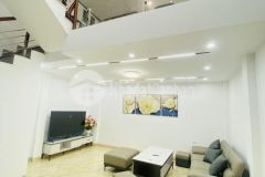 Bán nhà gốc đề hoàng mai, 6 tầng nhà mới nội thất đẹp, mặt tiền rộng, gần phố.