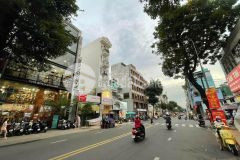 Mặt tiền trần hưng đạo,p. nguyễn cư trinh, quận 1.