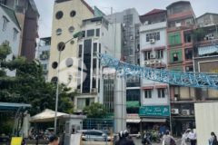 Bán nhà mặt phố vọng. đống đa. 8 tầng thang máy. ô tô. vỉa hè. dt 42m2. giá 22,9 tỷ.