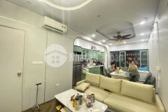 Bán nhà lô góc 3 thoáng mt 5m oto đỗ cửa