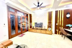 Hoàng mai 50m5 tầng, mt 6.5m oto cách nhà 15m sổ đỏ giá 8.9 tỷ