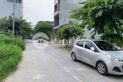 Bán gấp lô góc 61m2 khu tái định cư trâu quỳ, 2 mặt đường lớn 12m,giá tốt.0982852808