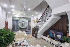 Mặt ngõ, ô tô đỗ cửa, nội thất đẹp phố phương mai, đống đa. 0911554873.