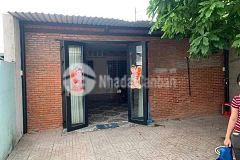 Bán căn nhà cấp 4 ở trung tâm thị trấn củ chi 136m2 650 triệu, sổ hồng riêng